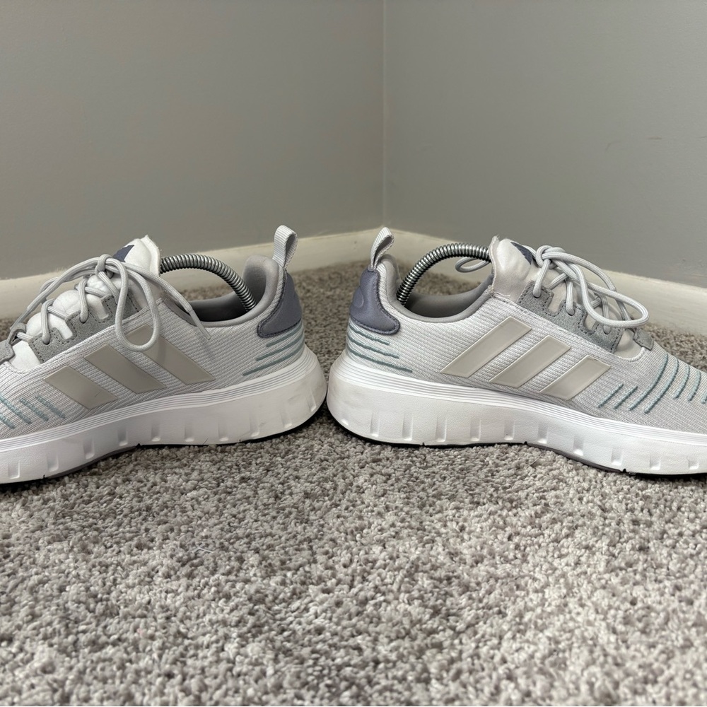 Elevate Your Everyday: adidas Swift Run 23 Sneakers in Dash Grey (Size 8.5) - Picture 2 of 7